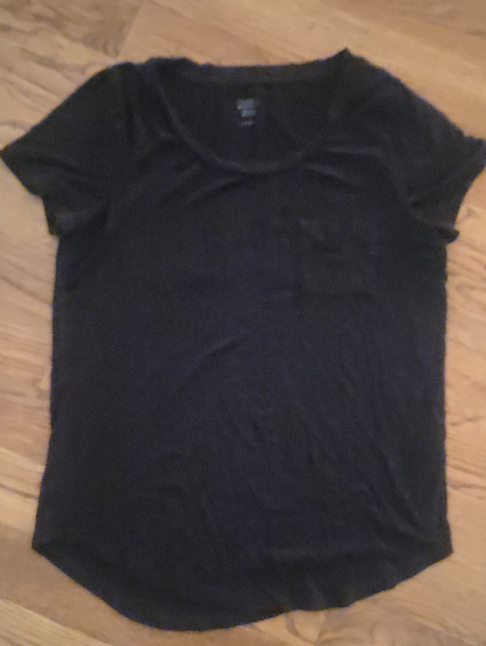 Market & Spruce Black Short Sleeve Scoop Neck Pocket Tee